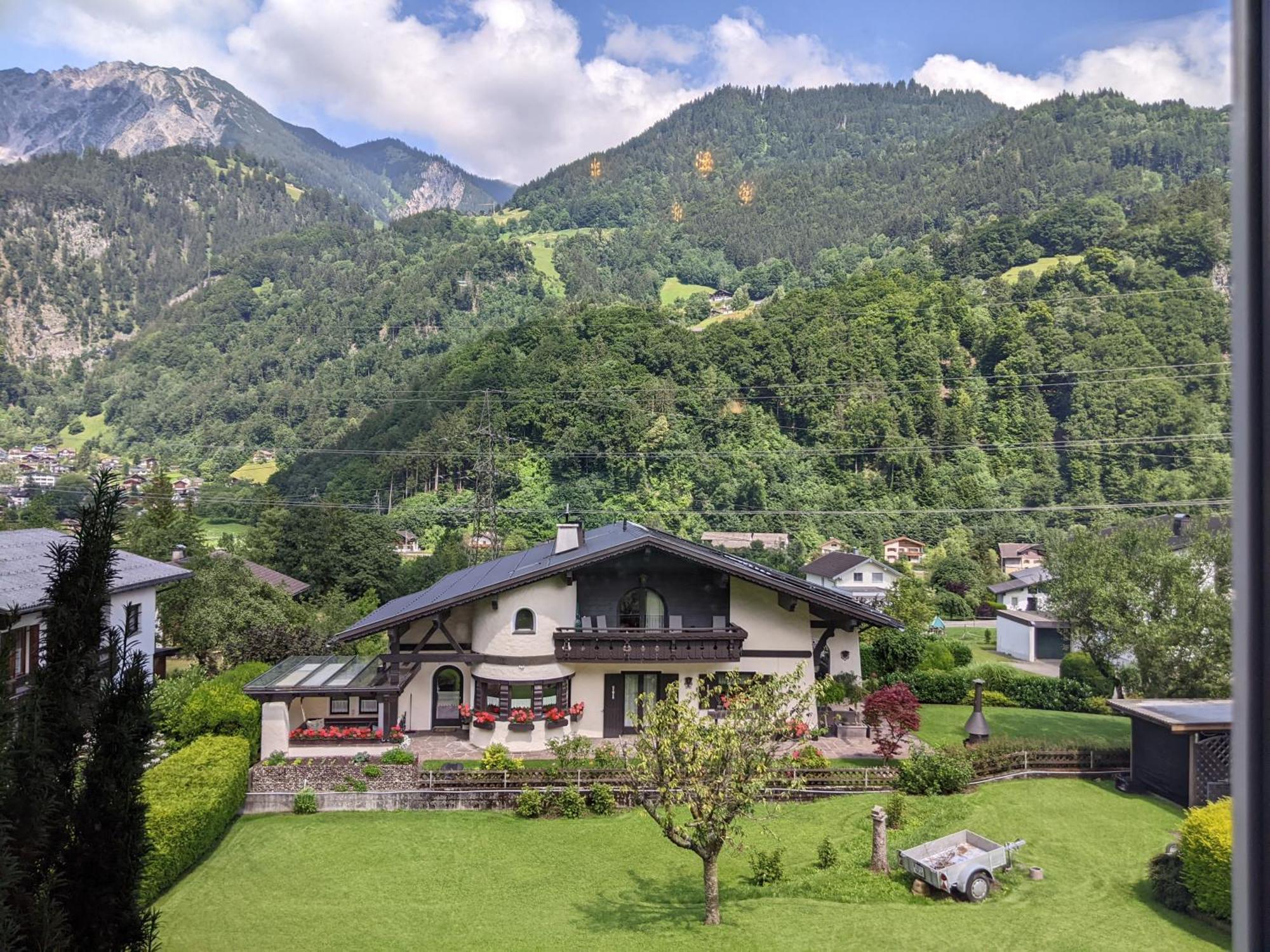Hotel Montahaus Vandans Exterior foto